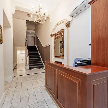Queensgate Court London Luaran gambar