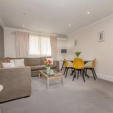 Queensgate Court London Bilik gambar