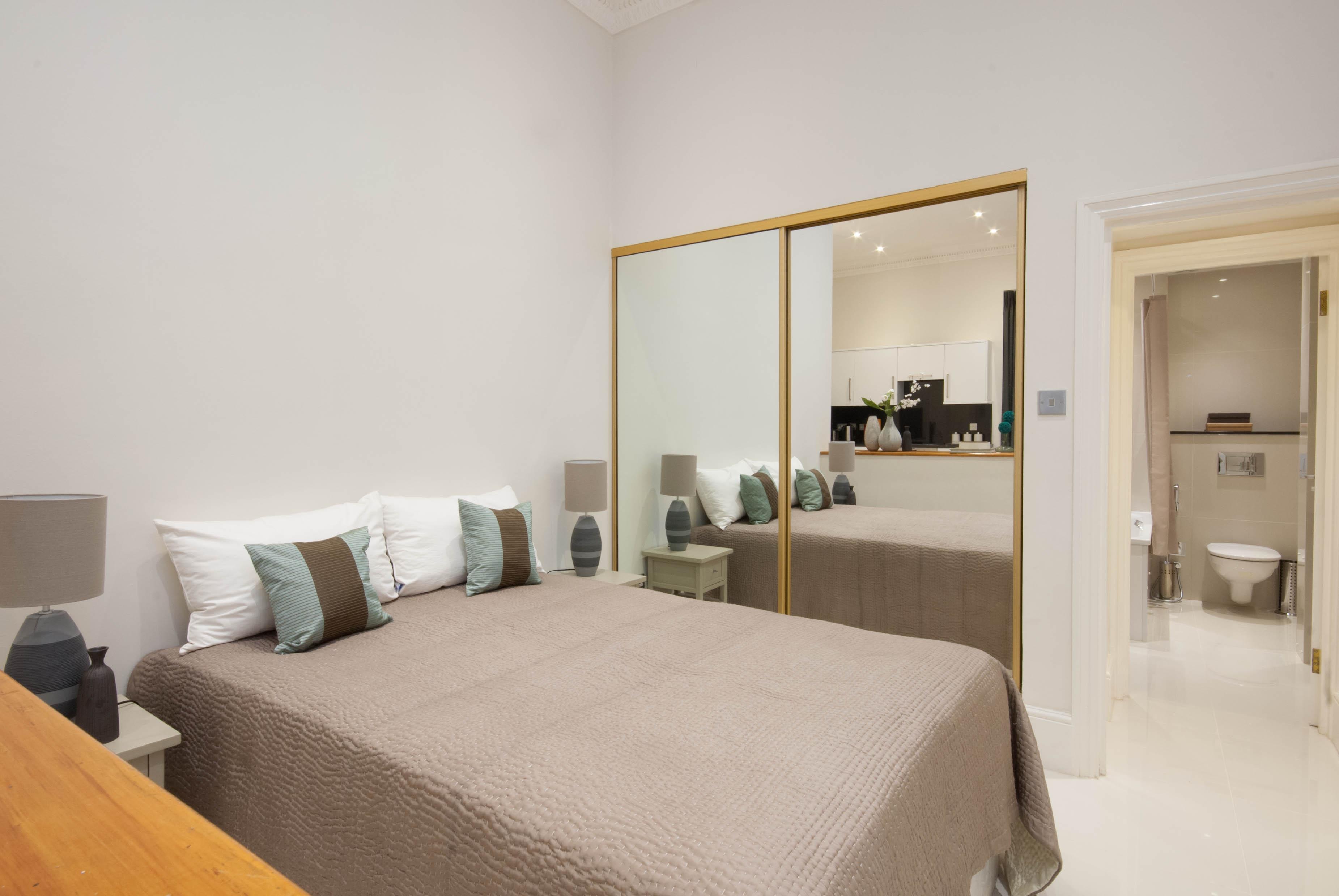 Queensgate Court London Luaran gambar