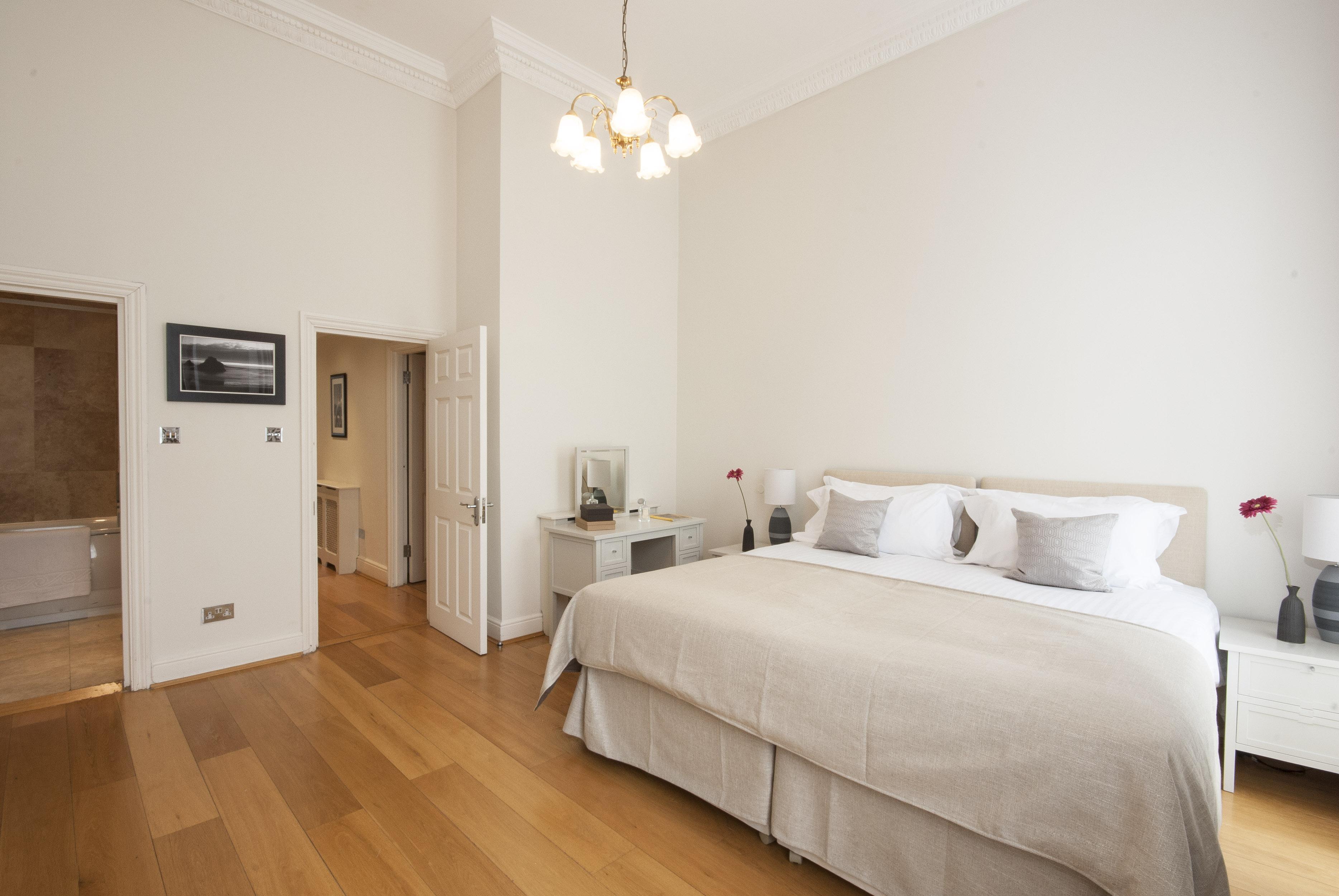 Queensgate Court London Luaran gambar
