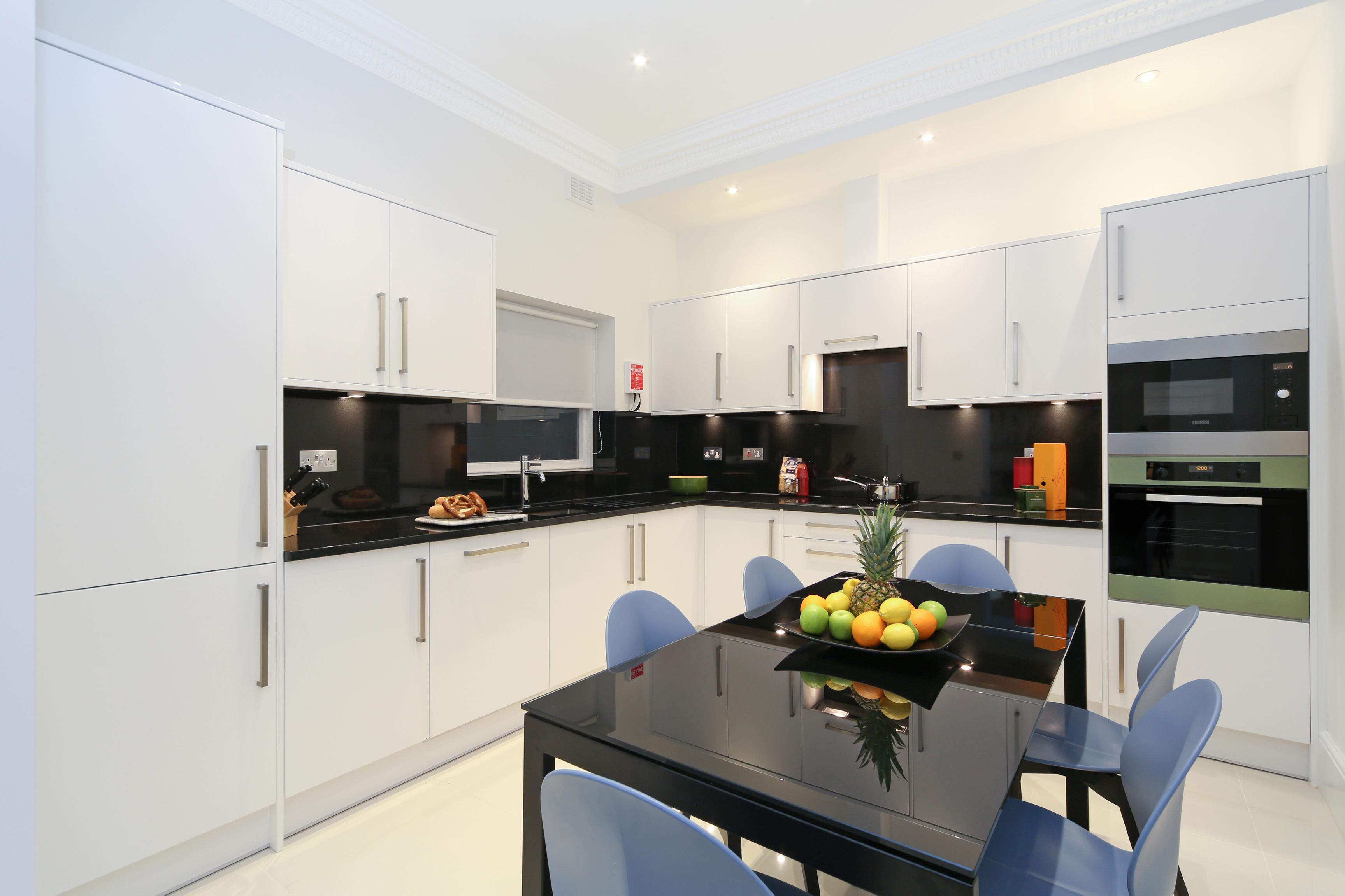 Queensgate Court London Luaran gambar