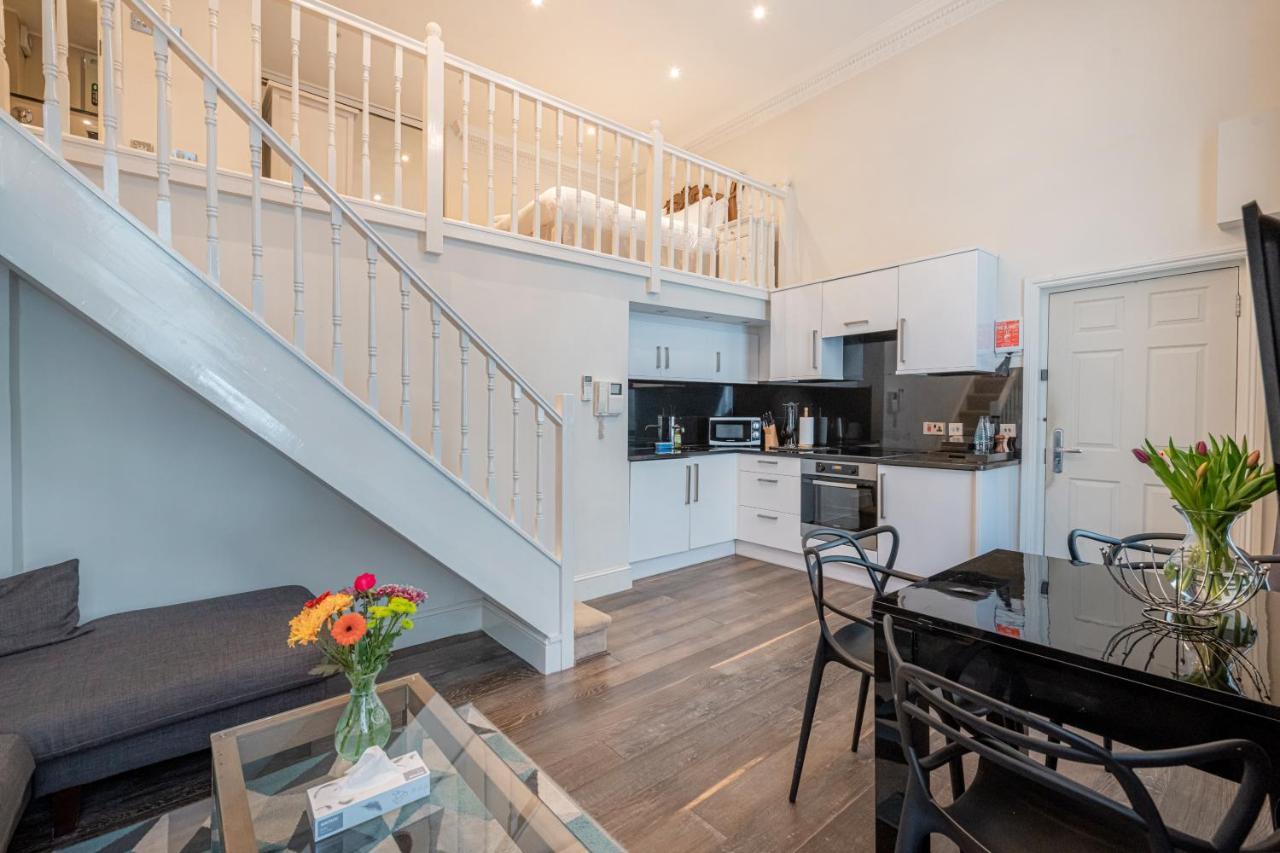 Queensgate Court London Luaran gambar