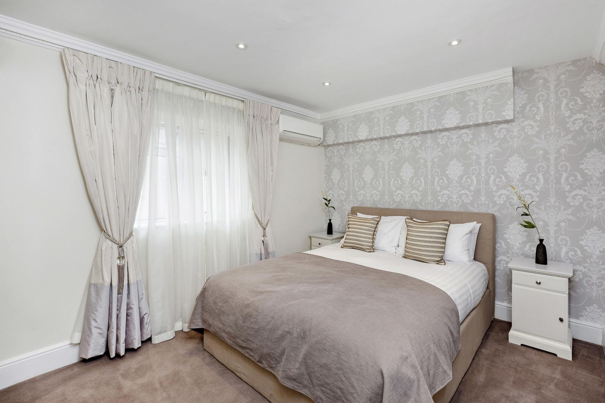 Queensgate Court London Luaran gambar