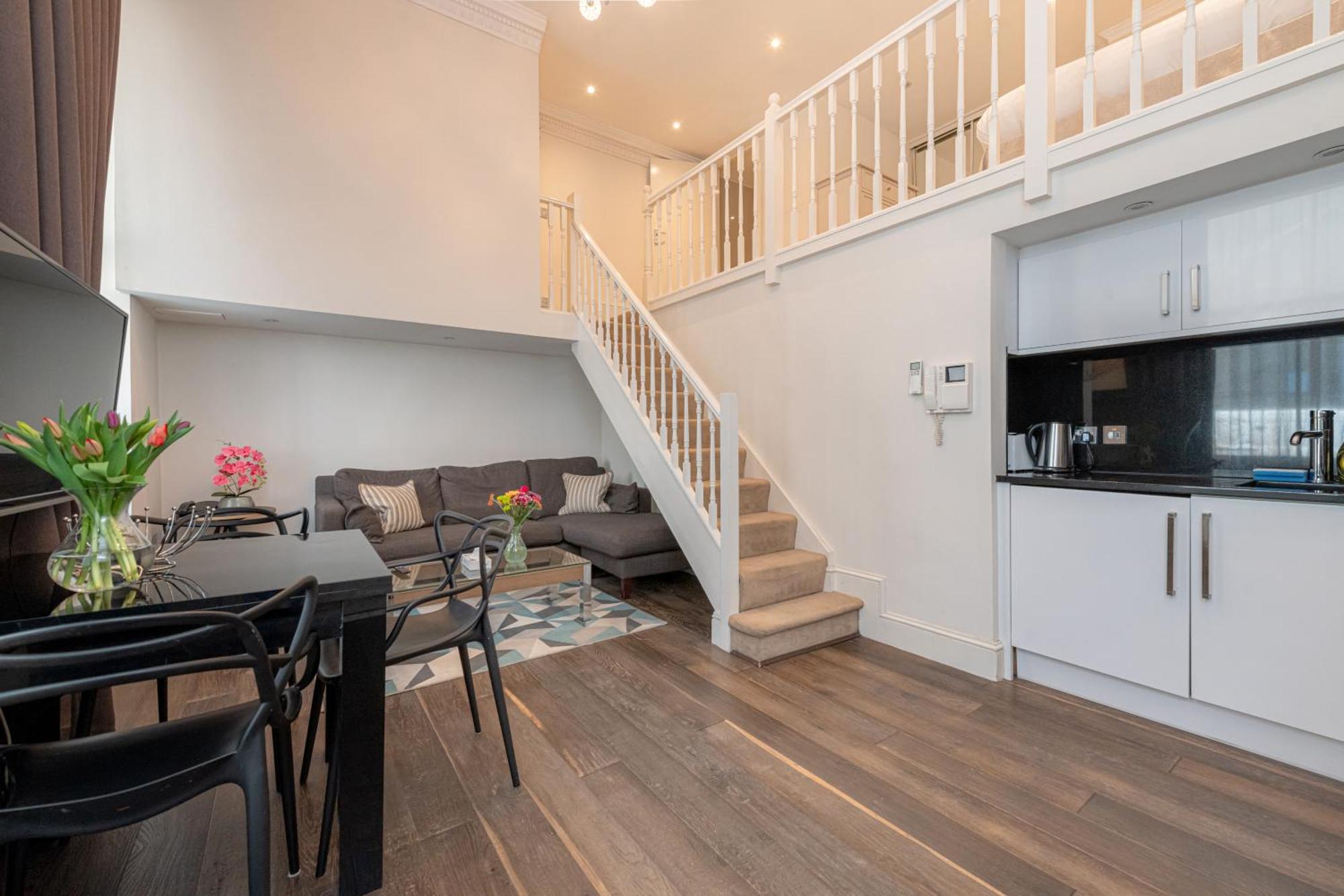 Queensgate Court London Bilik gambar