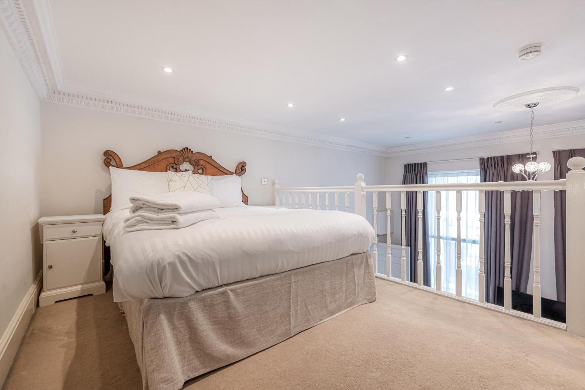 Queensgate Court London Bilik gambar